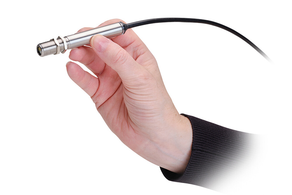 Compact thermoMETER FI pyrometer