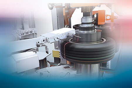 Checking the radial and axial runout of tires