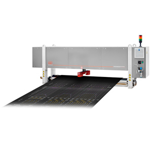 Profile thickness measurement of roller head installation Gauges and inspection systems for plastics