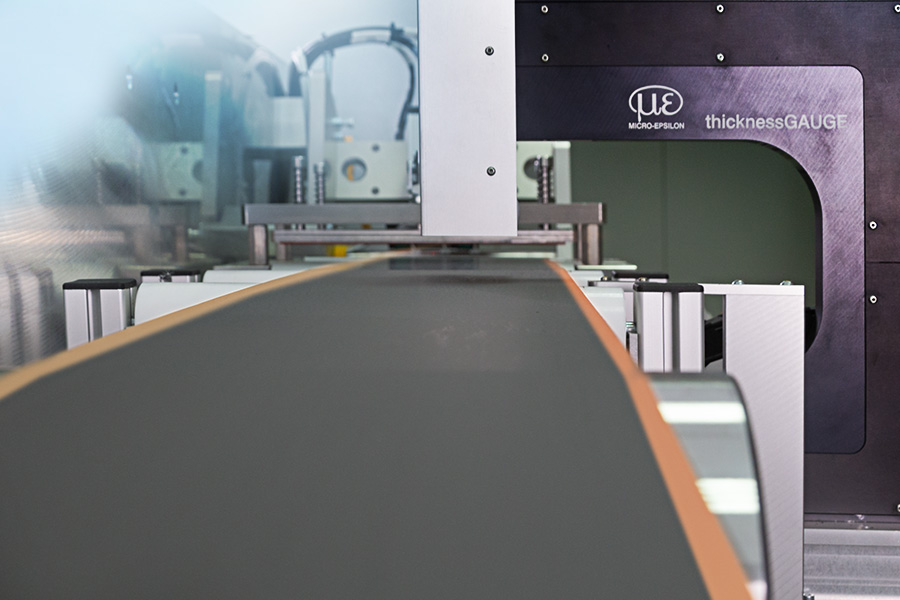 Inline-Dickenmessung von Bandmaterialien